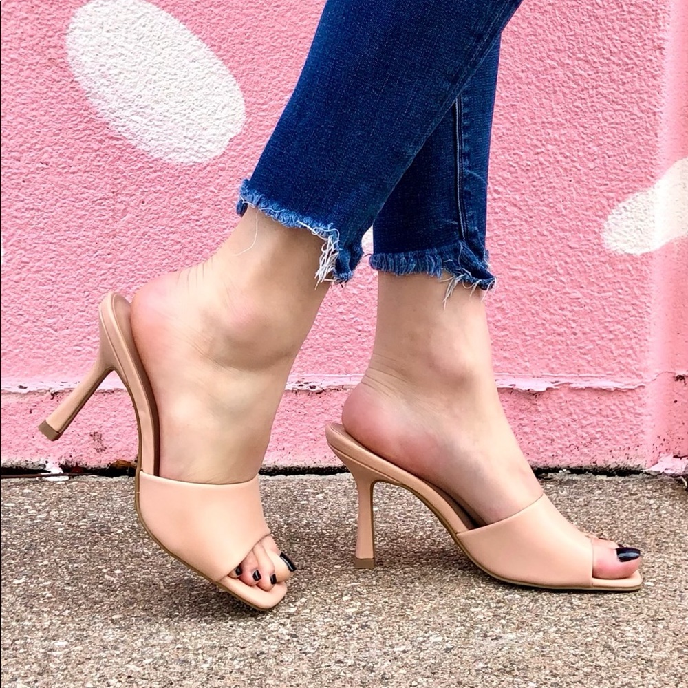 ⚡FINAL SALE! Nude Blush Vegan Leather Mule Heels - Picture 4 of 6